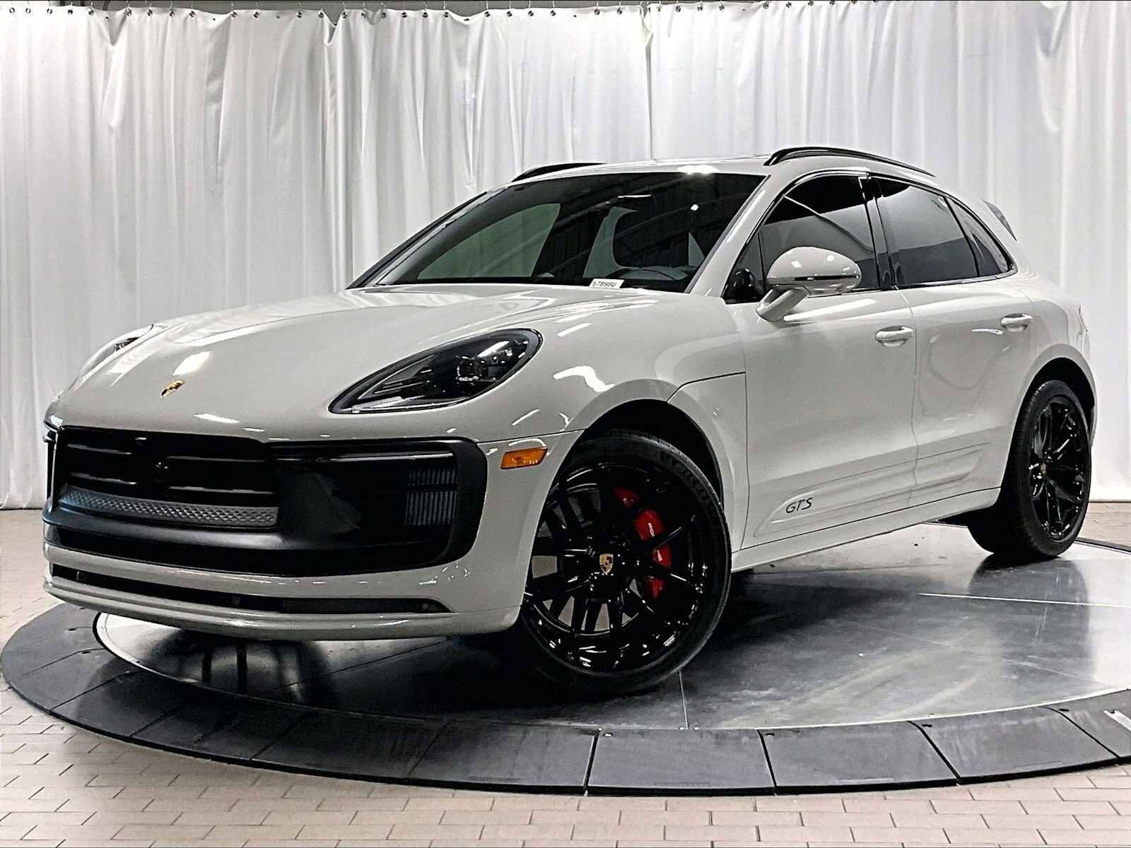 2025 PORSCHE Macan
