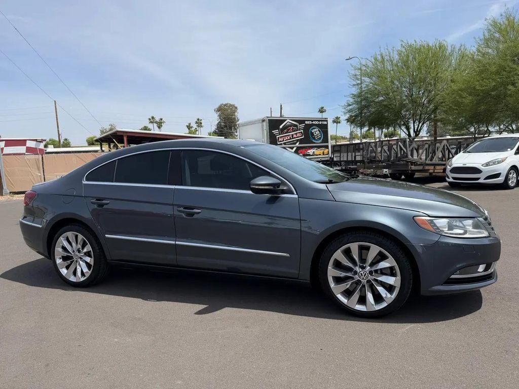 2013 VOLKSWAGEN Passat