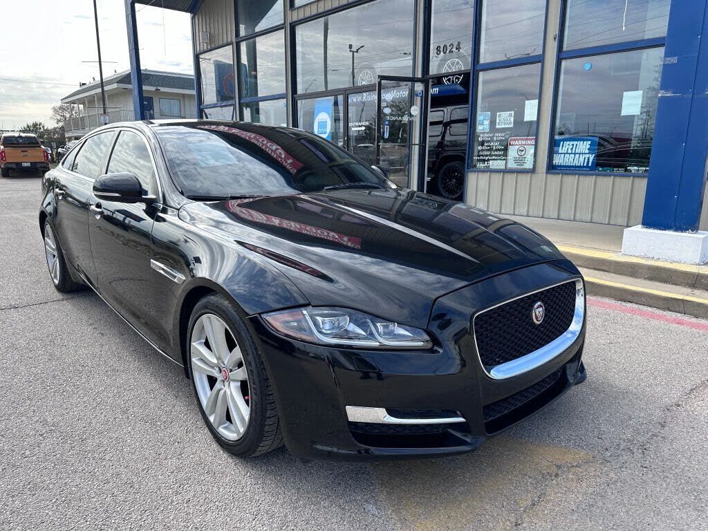 2016 JAGUAR XJ