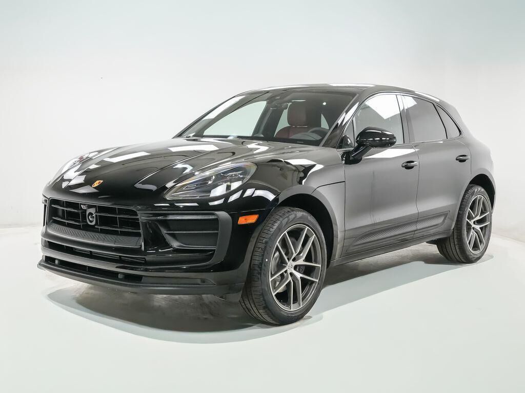2026 PORSCHE Macan