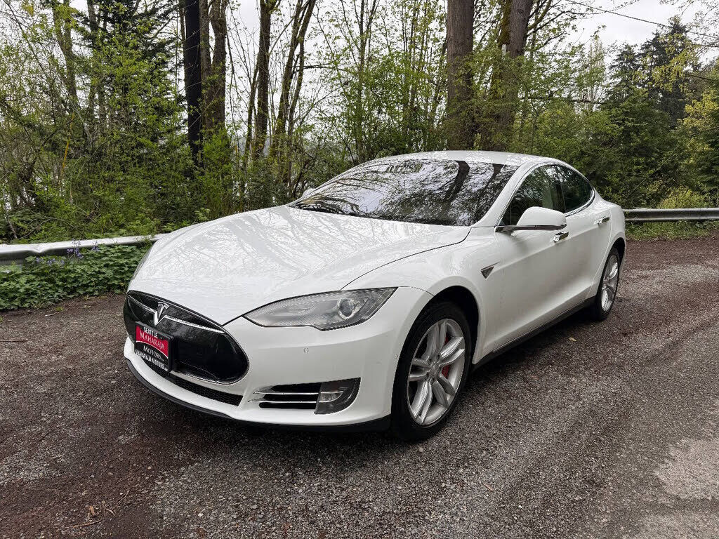 2015 TESLA Model S