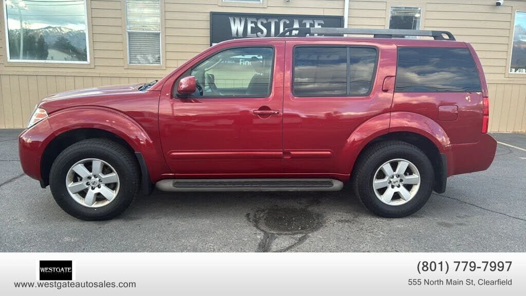 2011 NISSAN Pathfinder