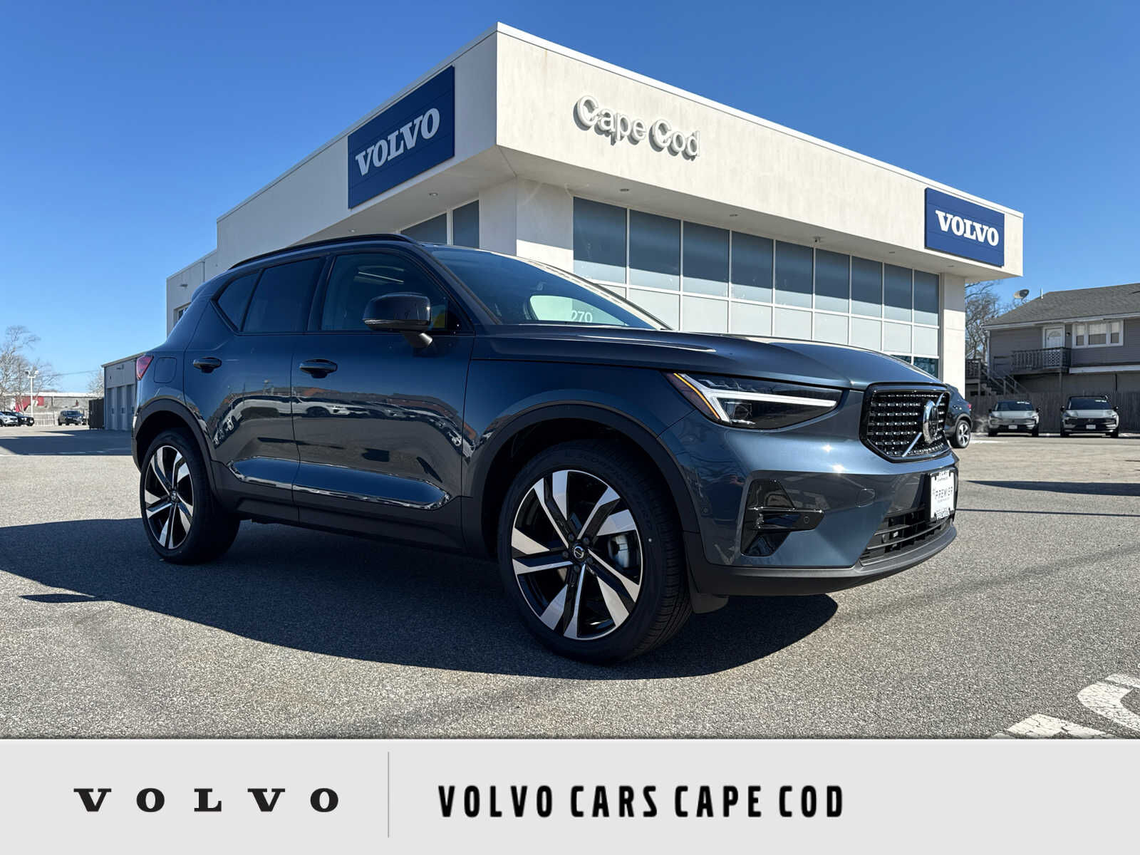 2026 VOLVO XC40