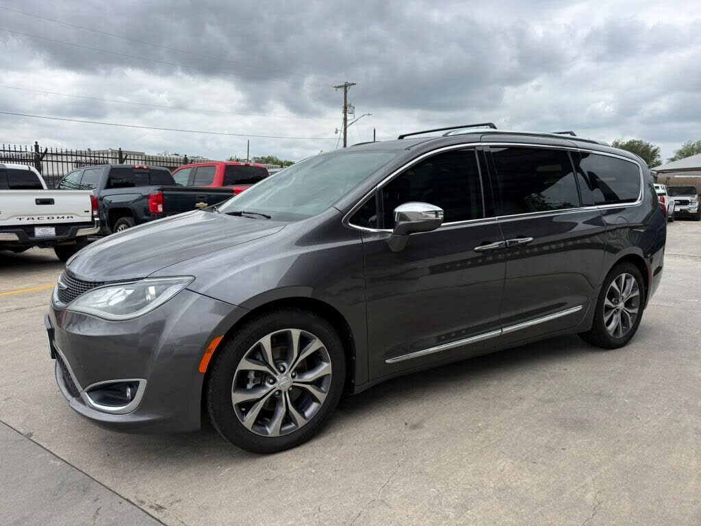 2017 CHRYSLER Pacifica