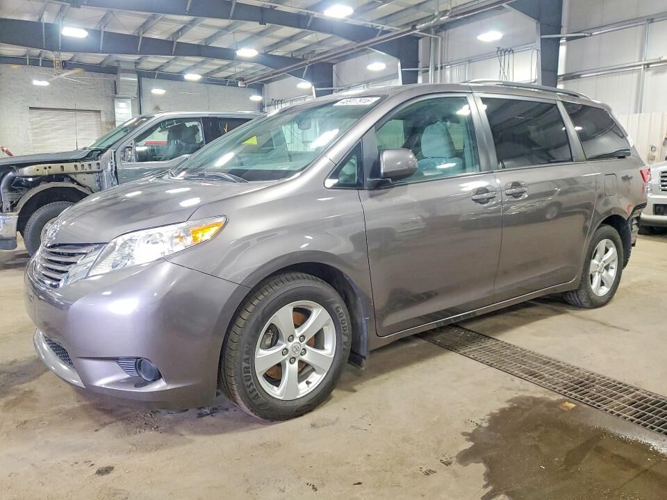 2017 TOYOTA Sienna