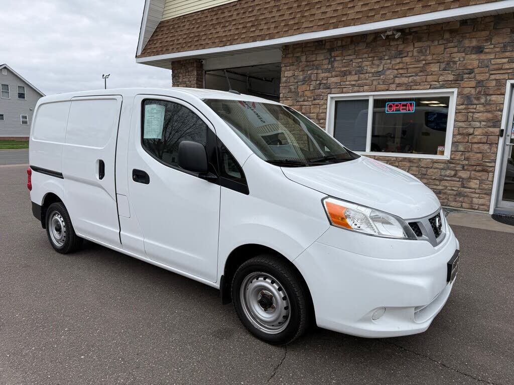 2020 NISSAN NV200