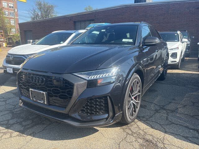 2021 AUDI RS Q8