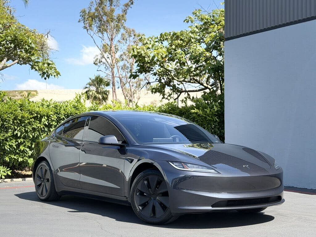 2024 TESLA Model 3
