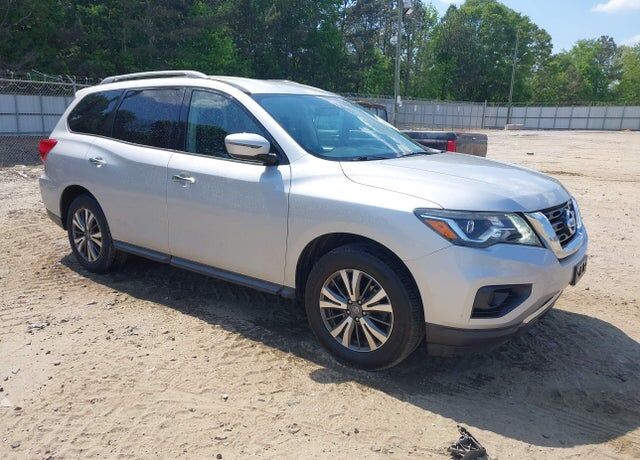 2017 NISSAN Pathfinder