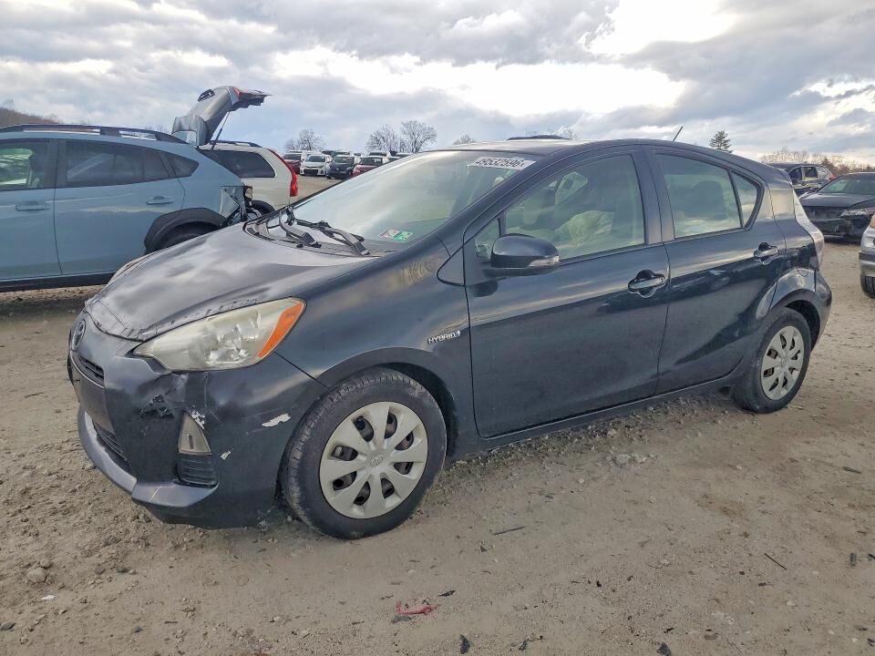 2013 TOYOTA Prius