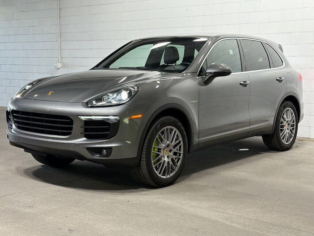 2016 PORSCHE Cayenne