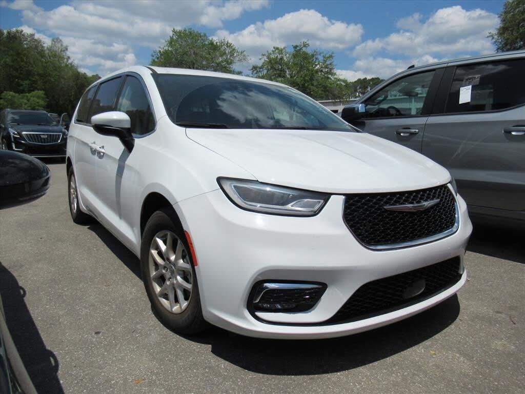2023 CHRYSLER Pacifica