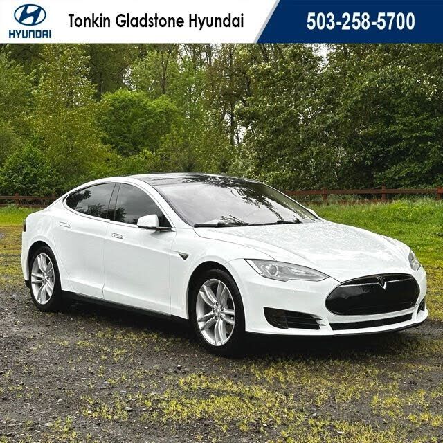2015 TESLA Model S