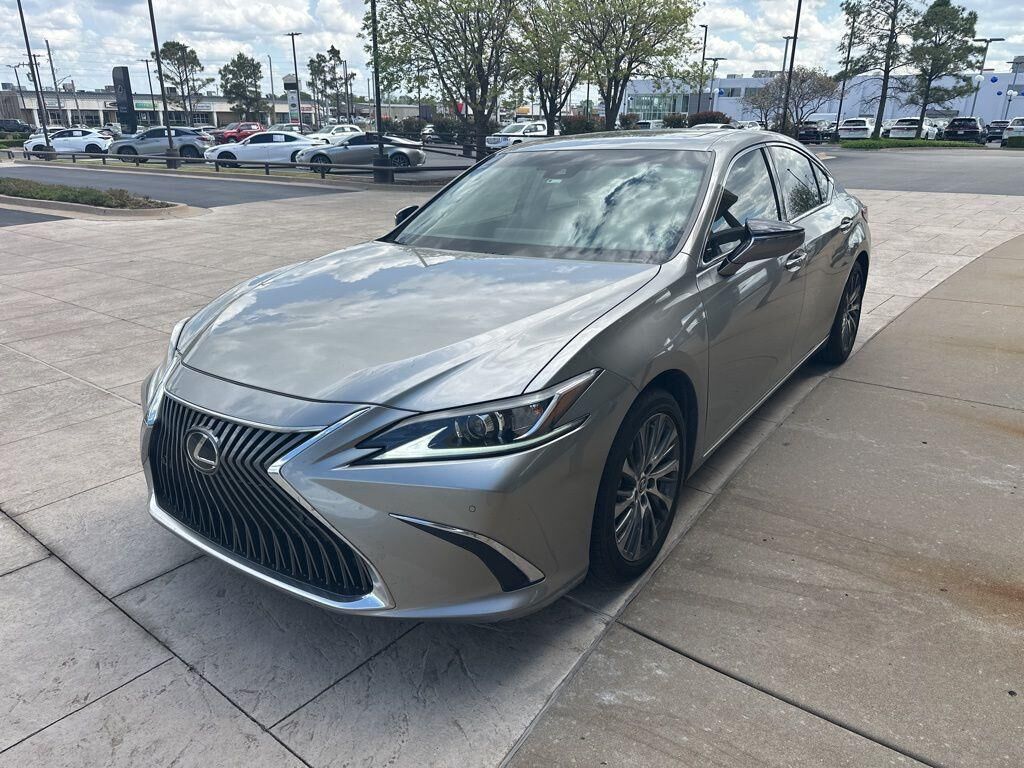 2020 LEXUS ES