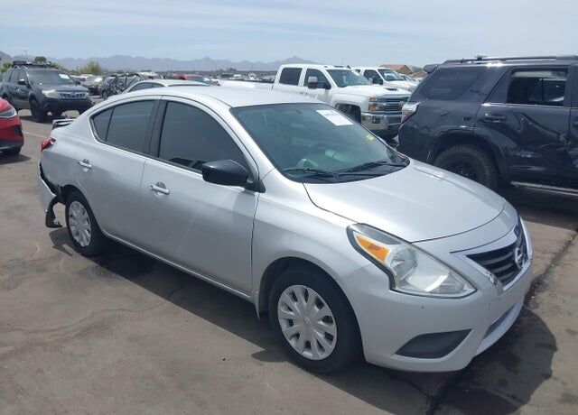2017 NISSAN Versa