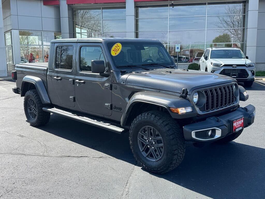 2025 JEEP Gladiator