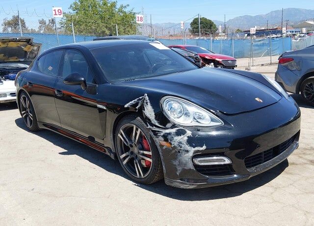 2013 PORSCHE Panamera