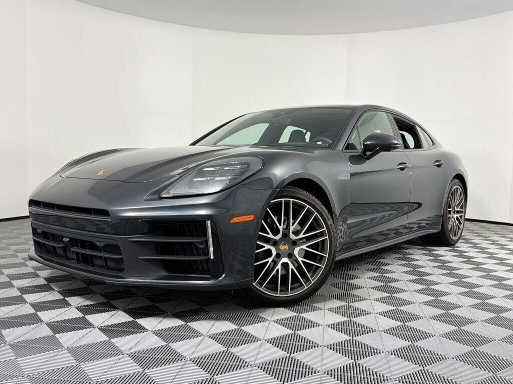 2024 PORSCHE Panamera