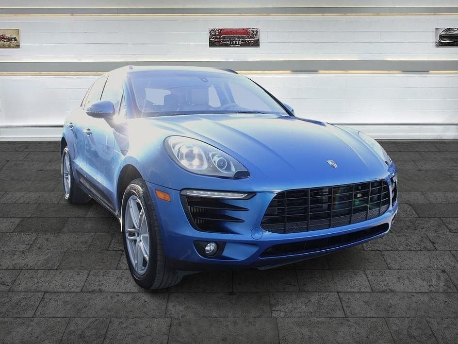 2016 PORSCHE Macan