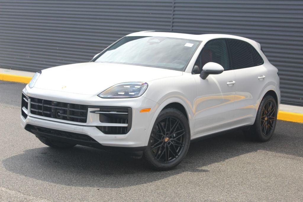 2026 PORSCHE Cayenne