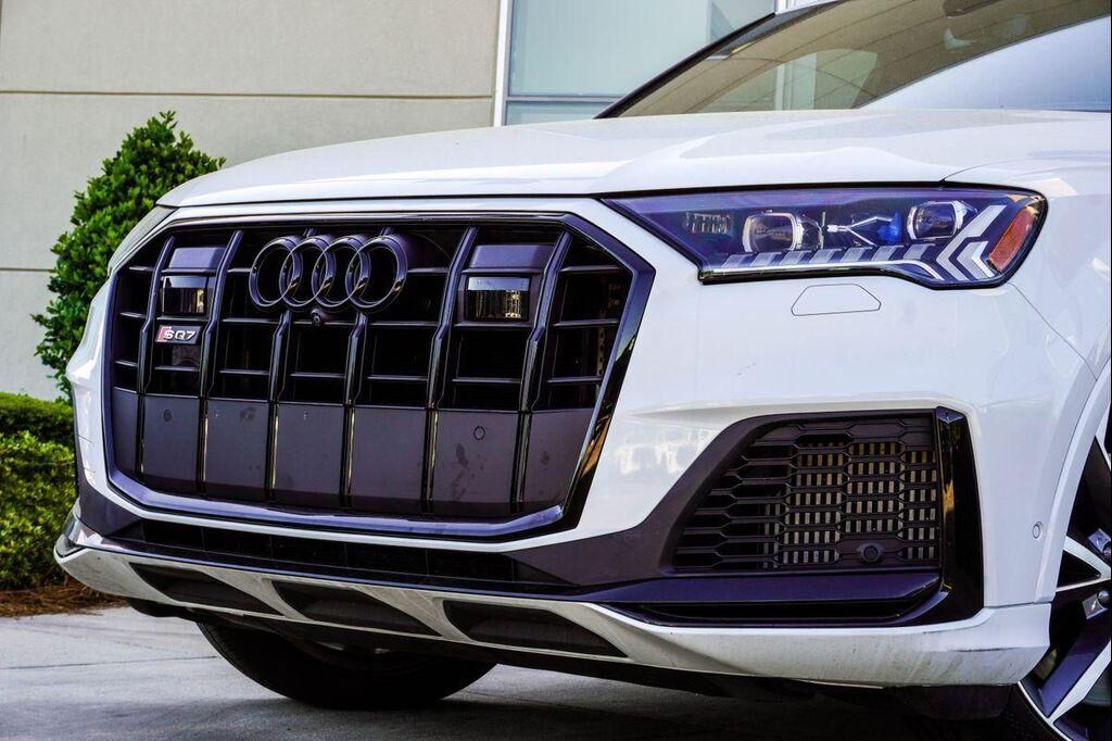 2023 Audi SQ7