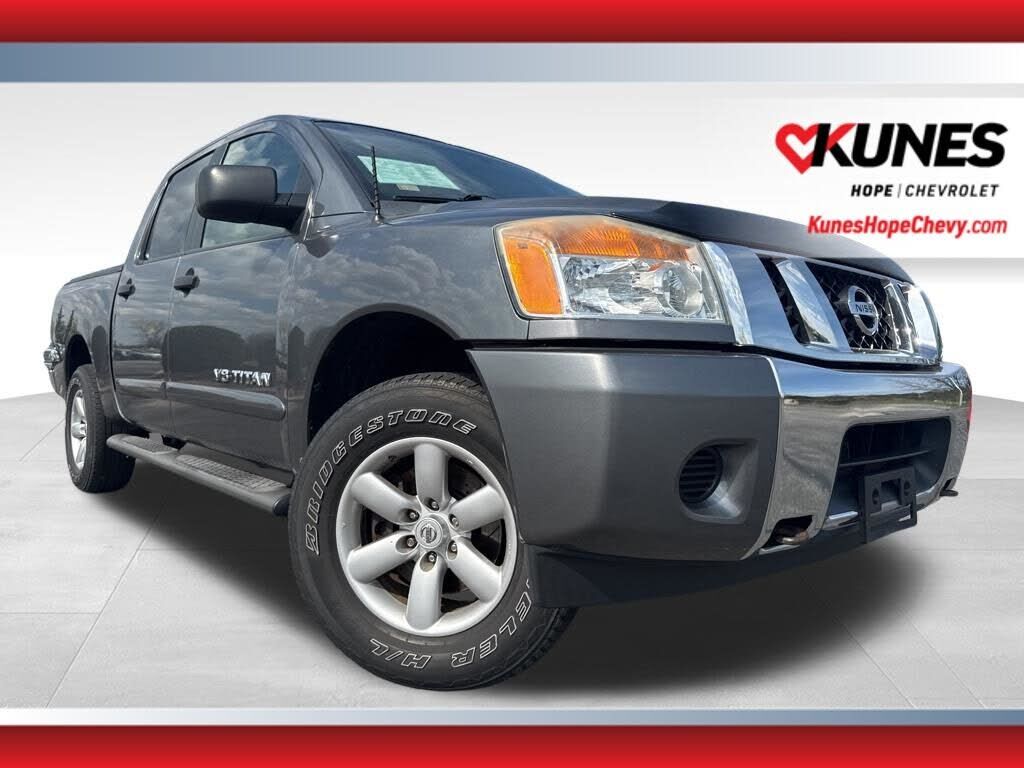 2013 NISSAN Titan