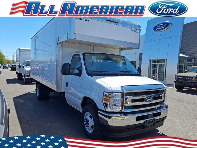 2027 FORD E-450