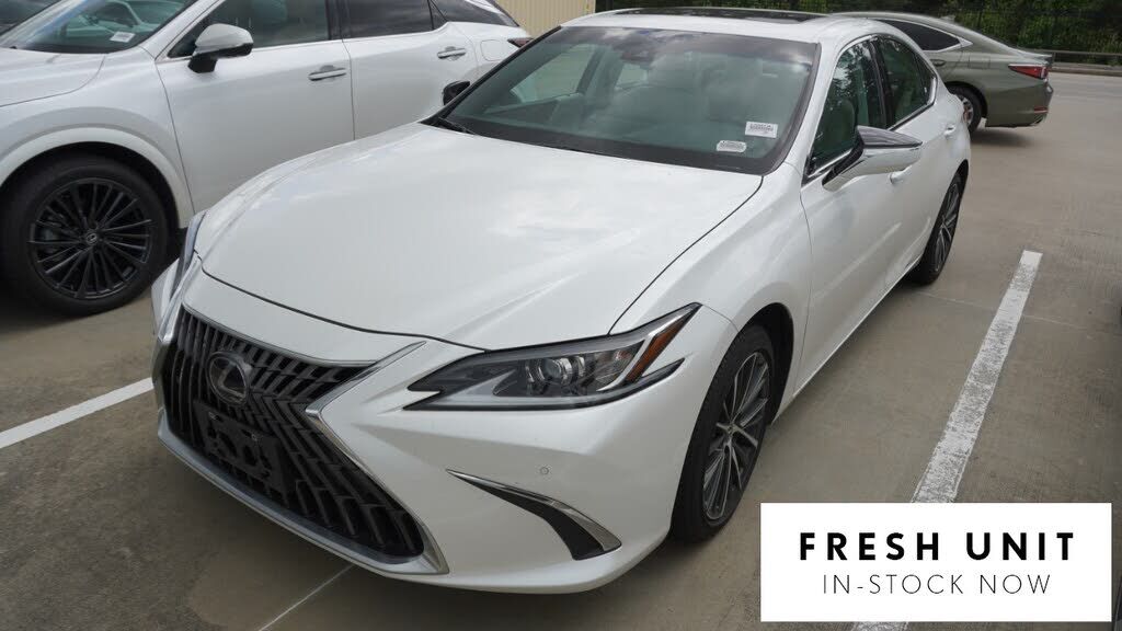 2025 LEXUS ES