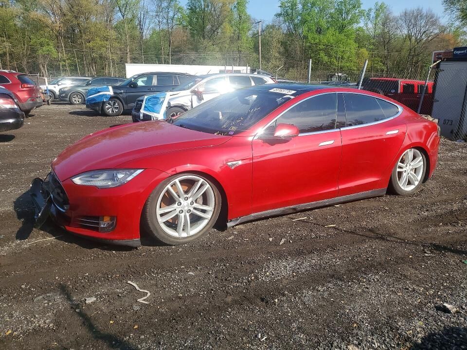 2015 TESLA Model S