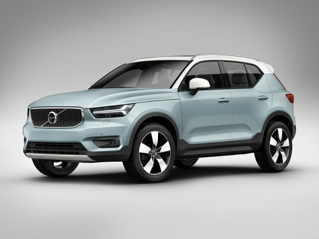 2022 VOLVO XC40