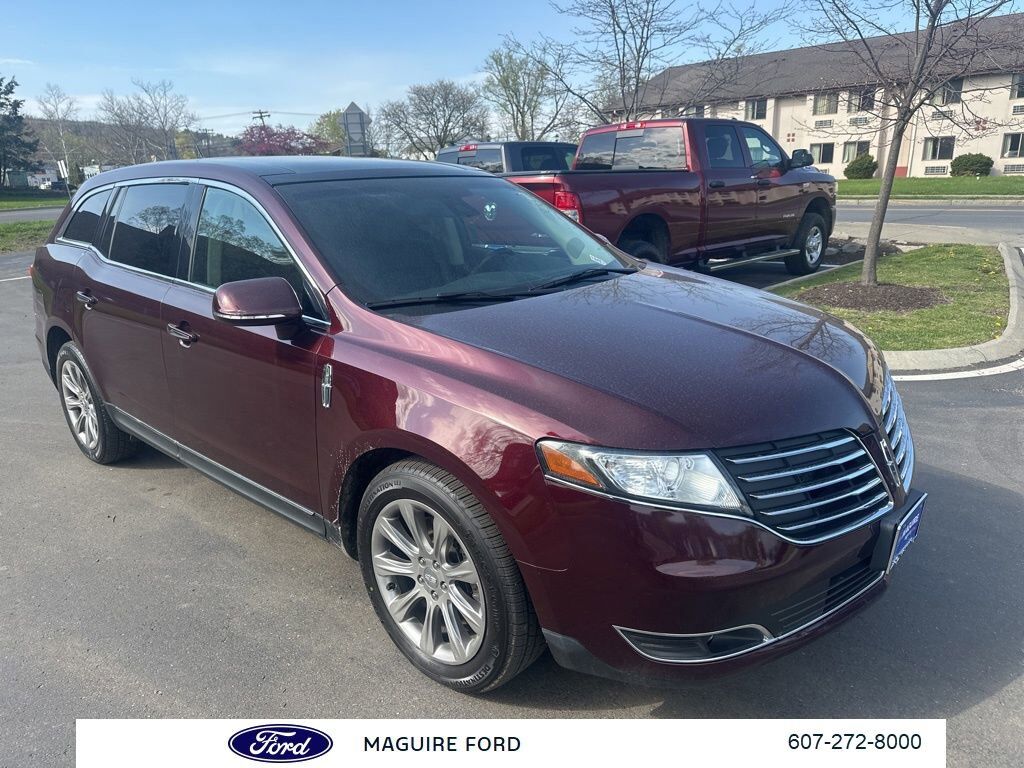 2017 LINCOLN MKT