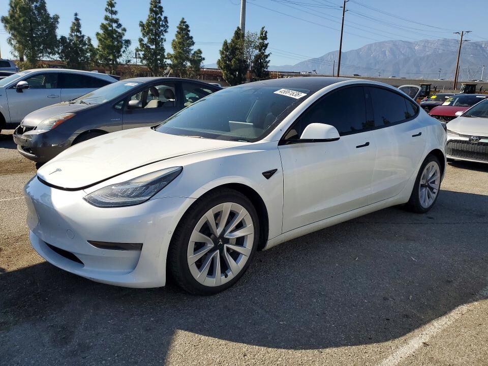 2022 TESLA Model 3