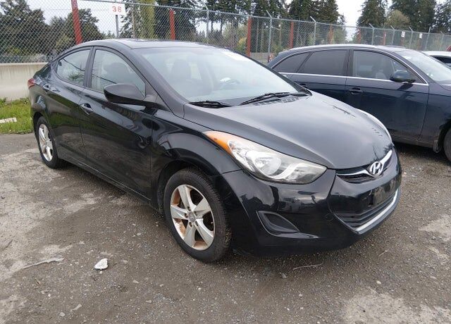 2011 HYUNDAI Elantra