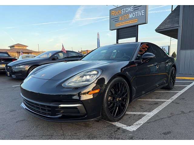 2018 PORSCHE Panamera