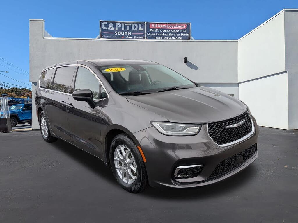 2023 CHRYSLER Pacifica