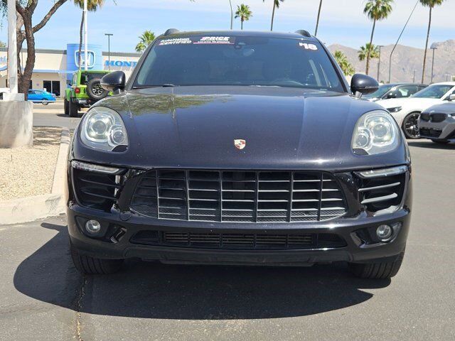 2018 PORSCHE Macan