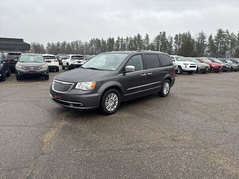 2015 CHRYSLER Town and Country