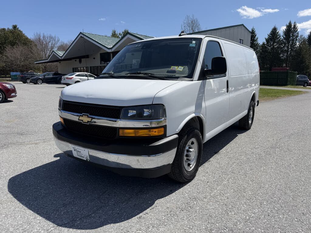 2020 CHEVROLET Express