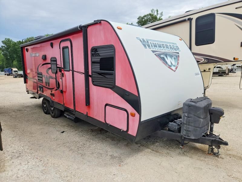 2017 WINNEBAGO OF INDIANA Minnie
