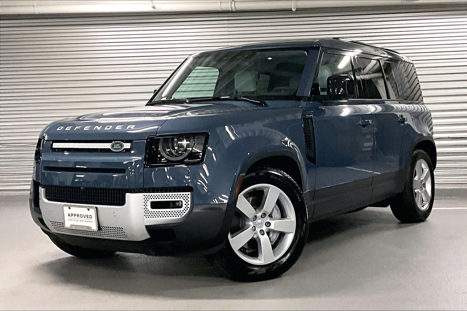 2025 LAND ROVER Defender