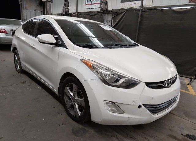2013 HYUNDAI Elantra