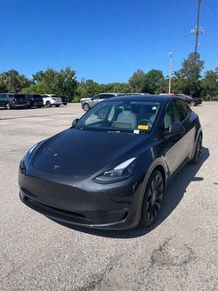 2024 TESLA Model Y