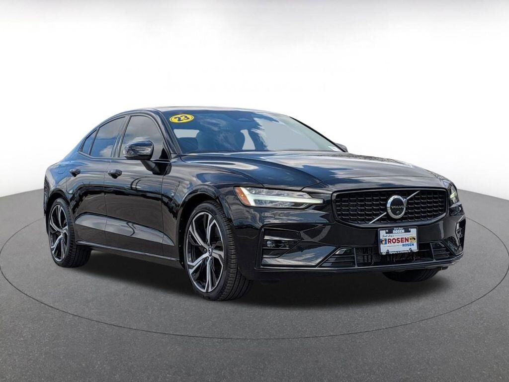 2023 VOLVO S60