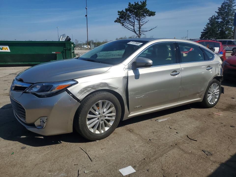2013 TOYOTA Avalon