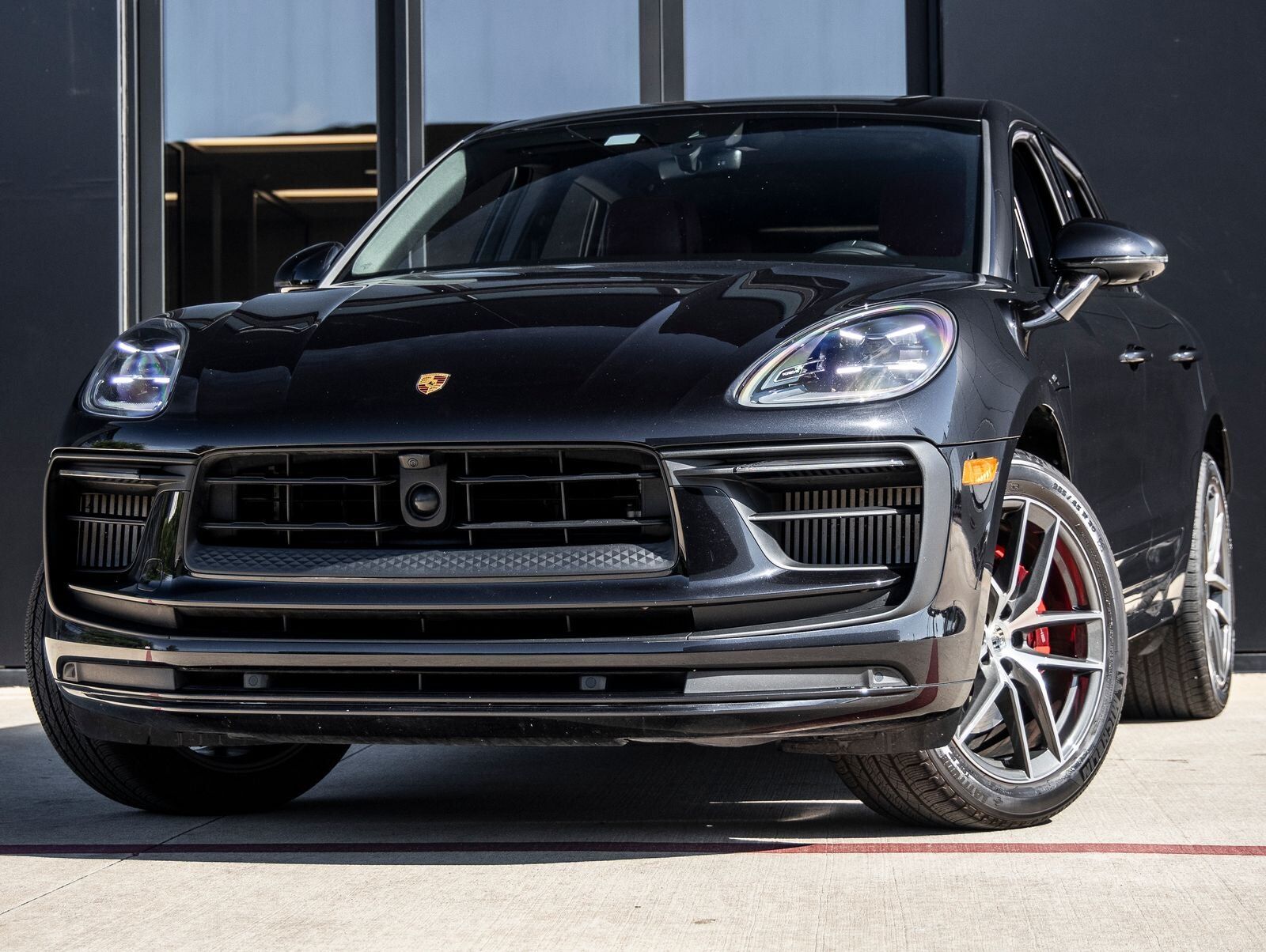 2024 PORSCHE Macan