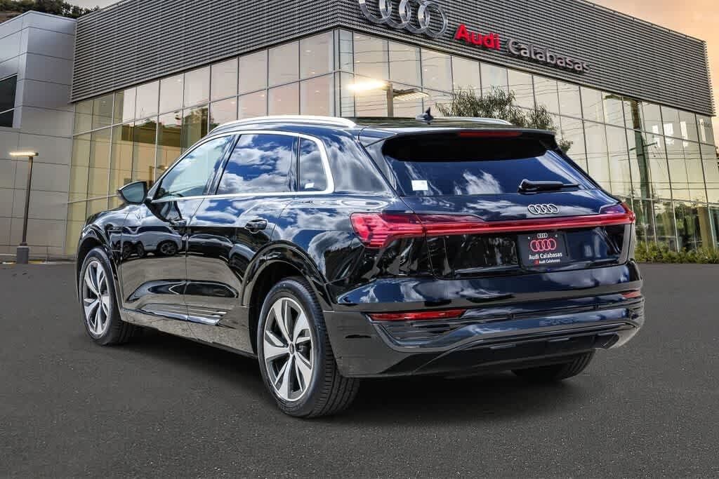 2024 Audi Q8