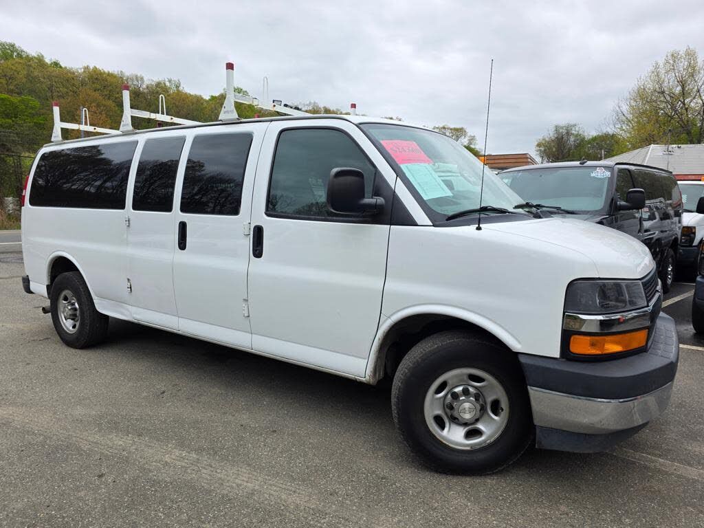 2017 CHEVROLET Express