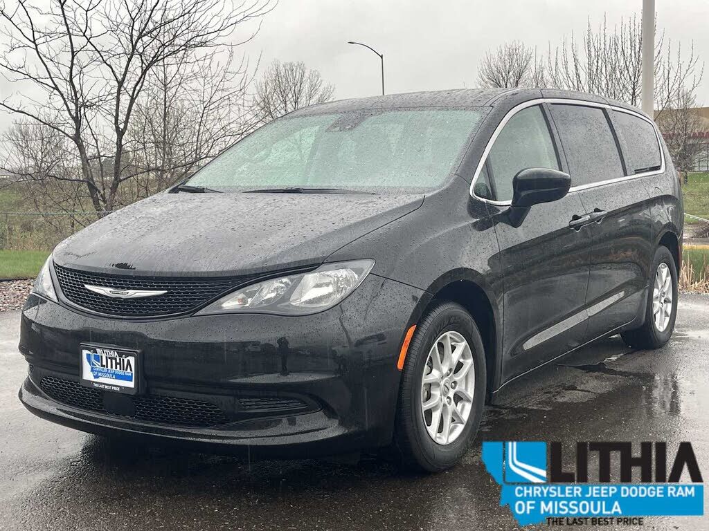 2023 CHRYSLER Voyager