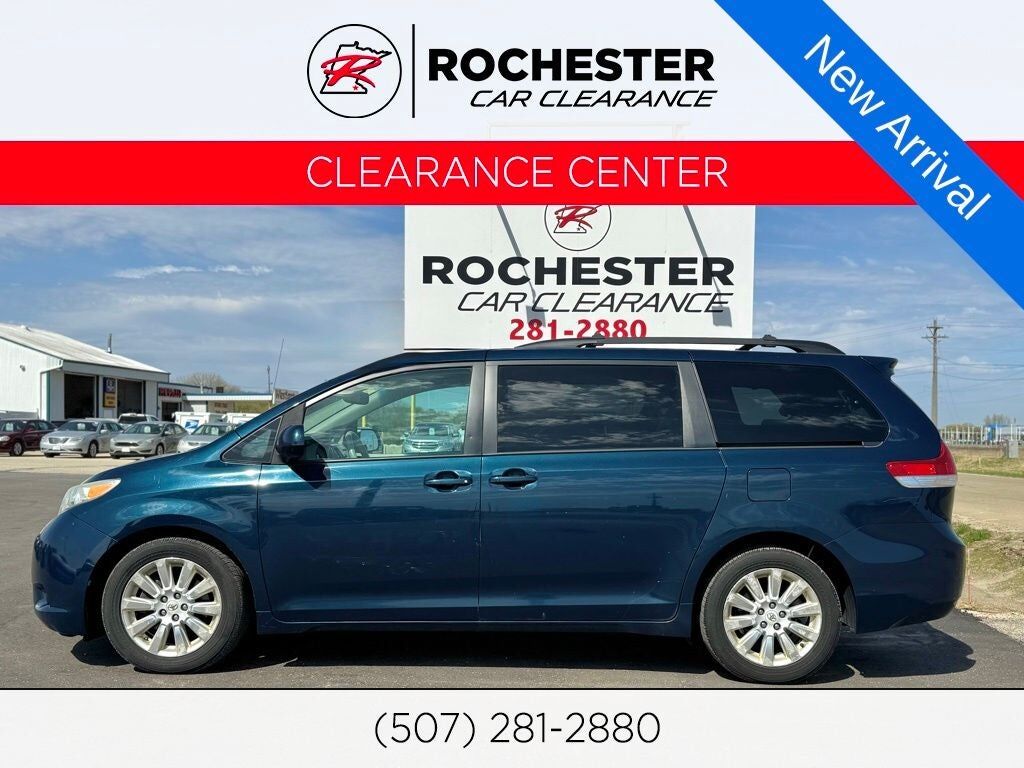 2012 TOYOTA Sienna