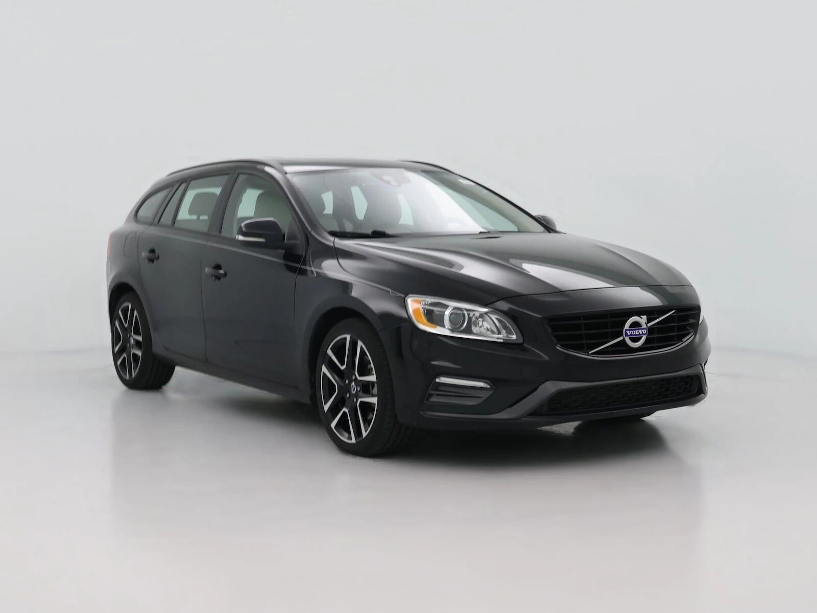 2018 VOLVO V60